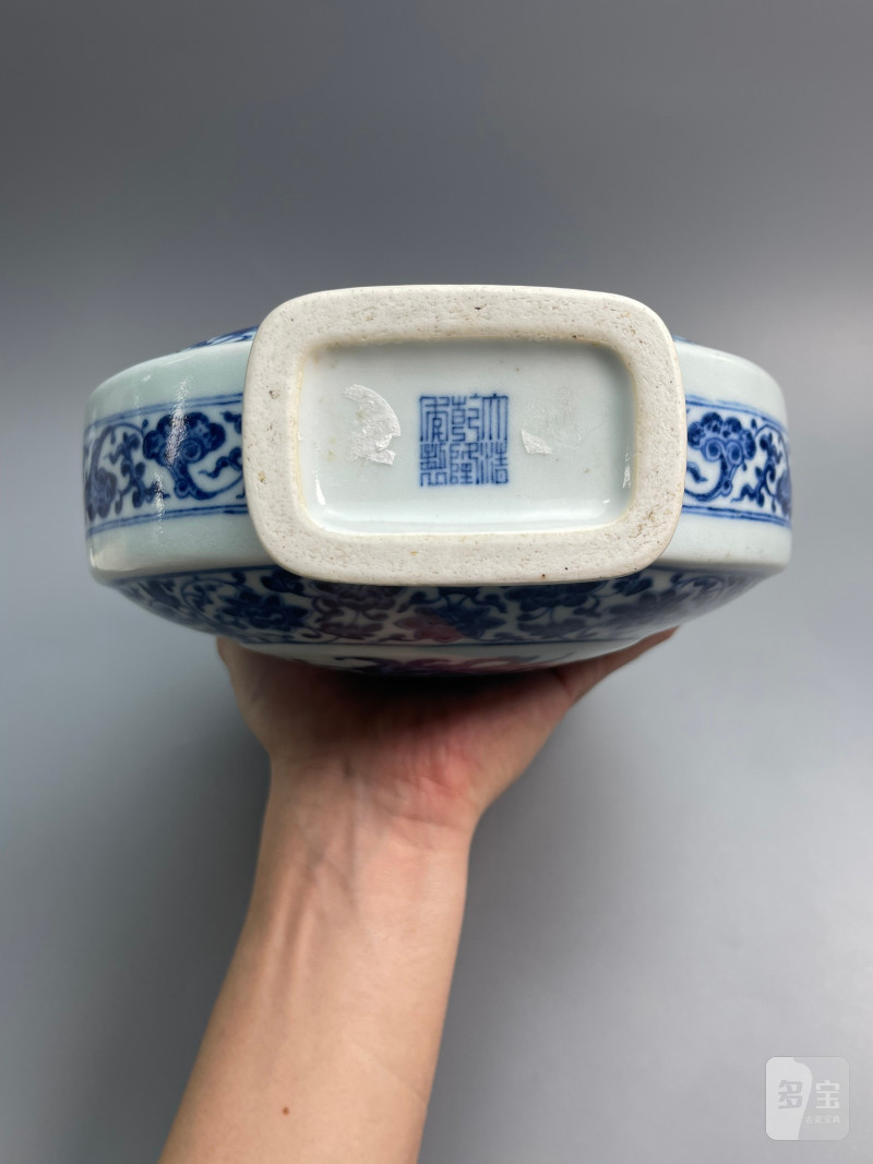 清乾隆  青花缠枝莲杏圆开光福寿纹双如意耳扁瓶 - 图29